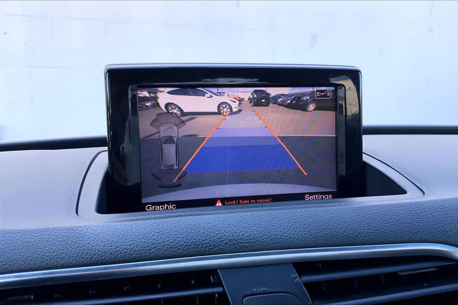 Thumbnail: 2016 Audi Q3 - 26