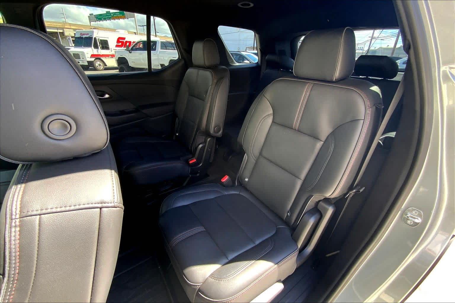 Thumbnail: 2023 Chevrolet Traverse - 28