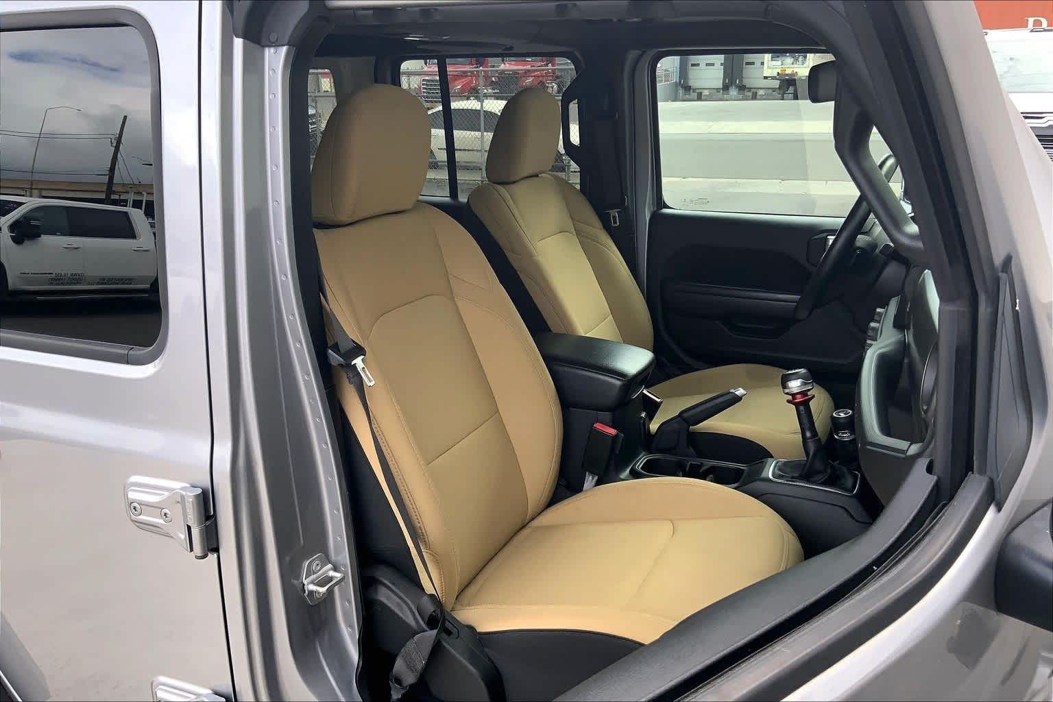 Thumbnail: 2021 Jeep Wrangler - 14