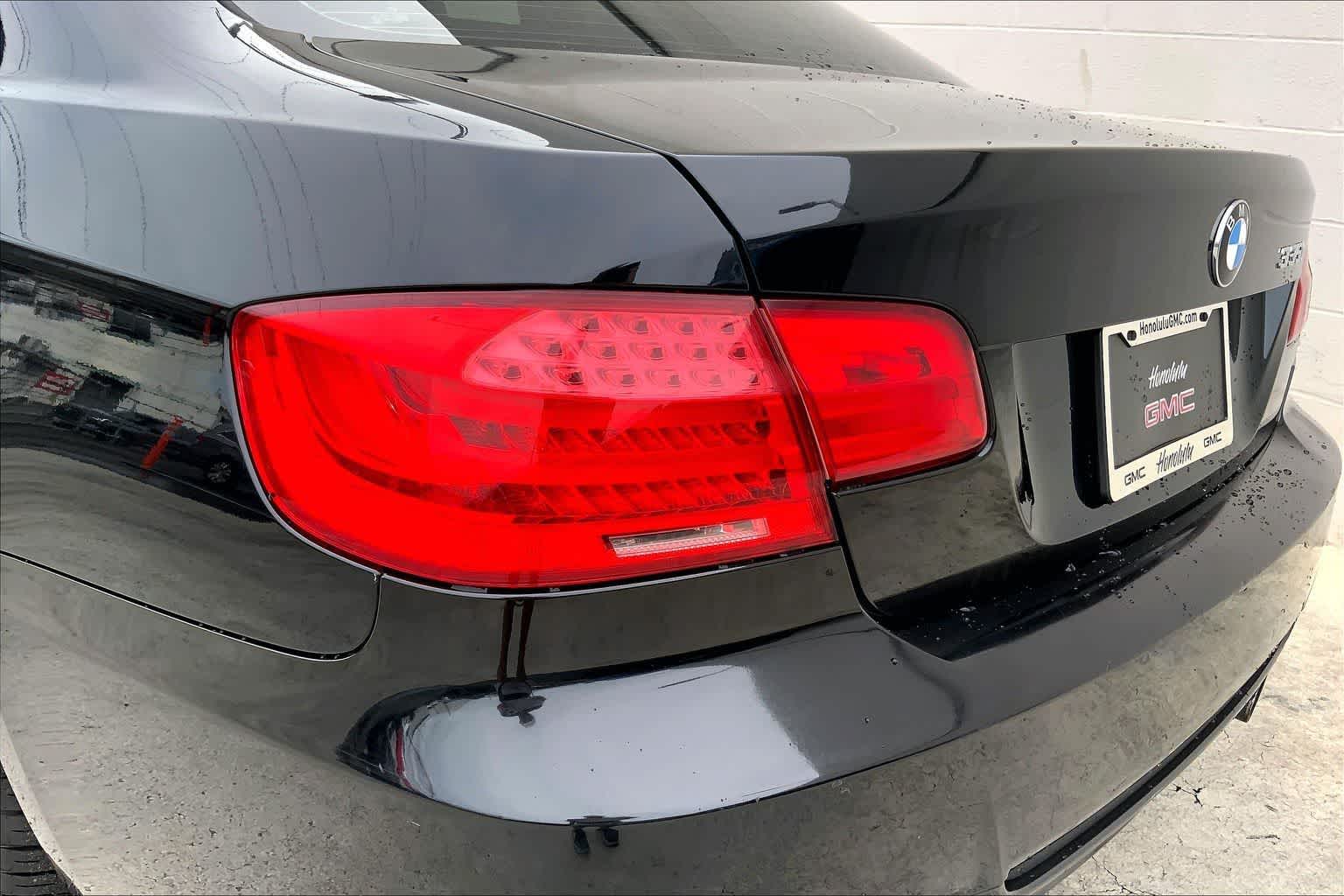 Thumbnail: 2011 BMW 3 Series - 30