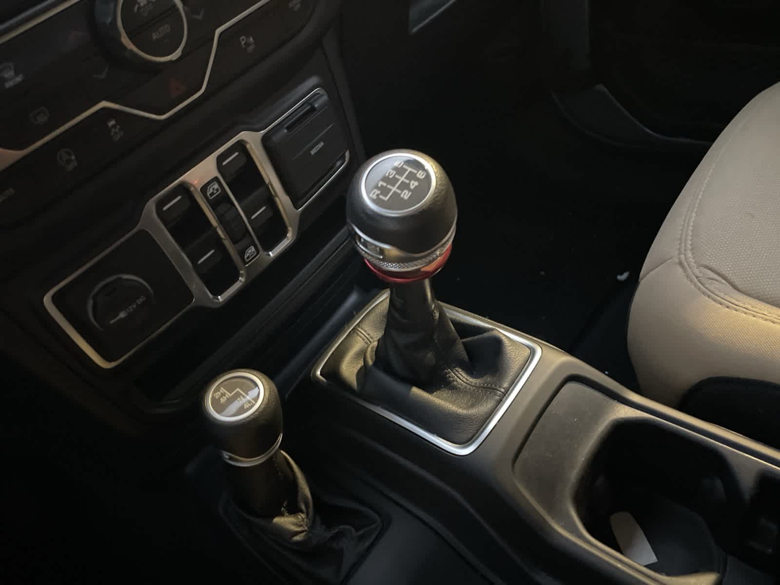 Thumbnail: 2021 Jeep Wrangler - 10