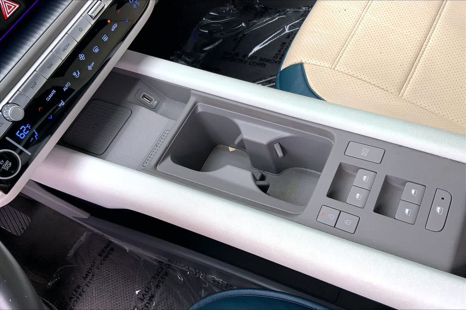 Thumbnail: 2023 Hyundai Ioniq 6 - 17