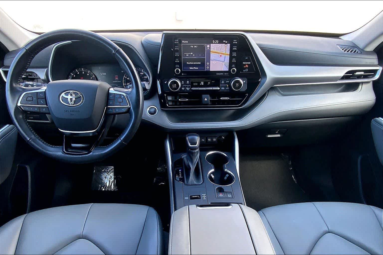 Thumbnail: 2021 Toyota Highlander - 10