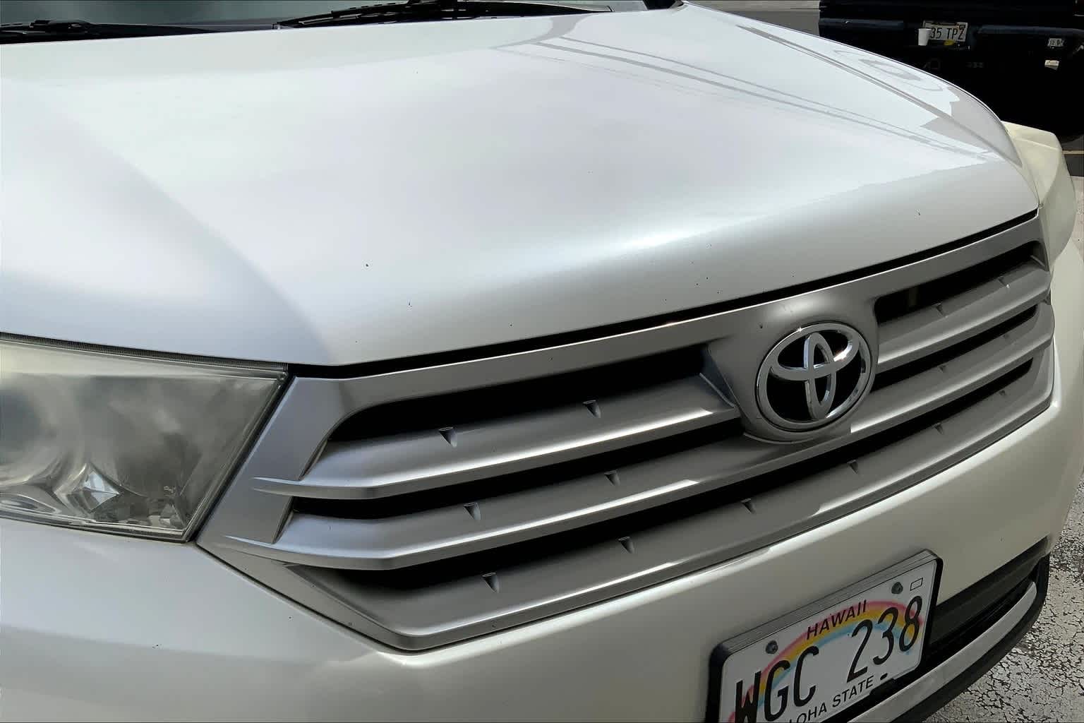Thumbnail: 2012 Toyota Highlander - 31