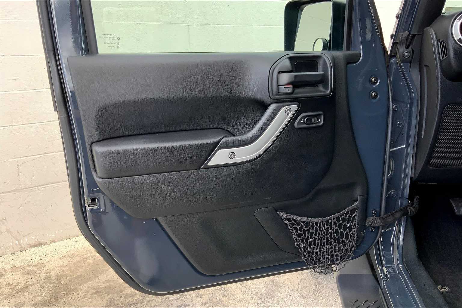 Thumbnail: 2017 Jeep Wrangler - 27