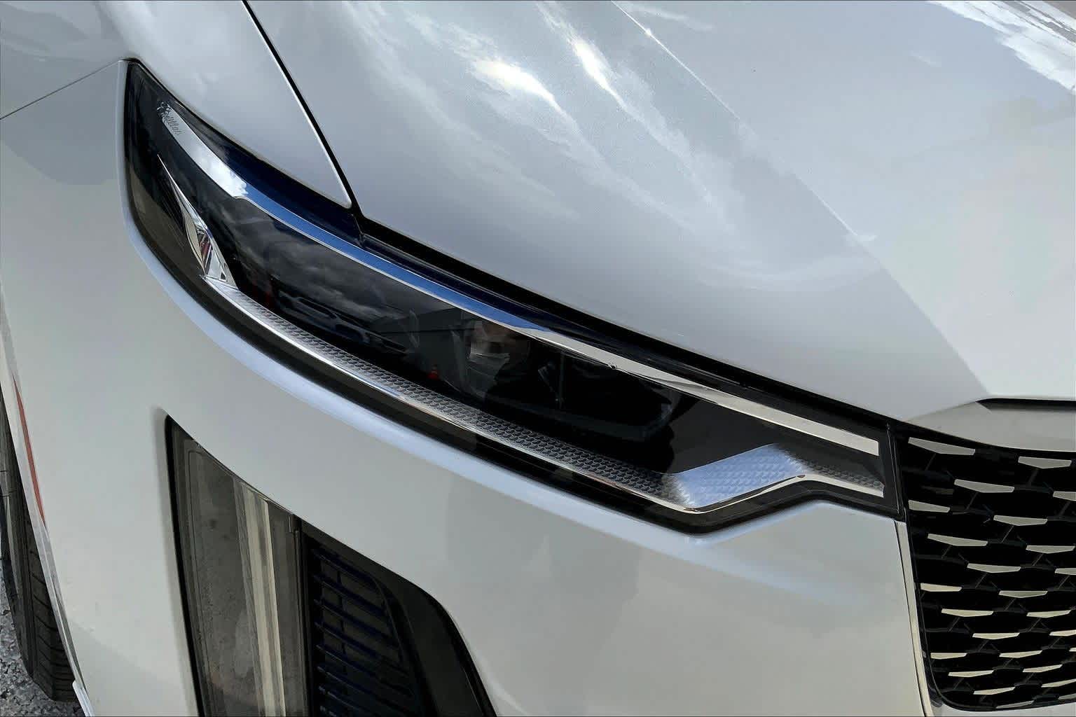 Thumbnail: 2023 Cadillac XT6 - 32