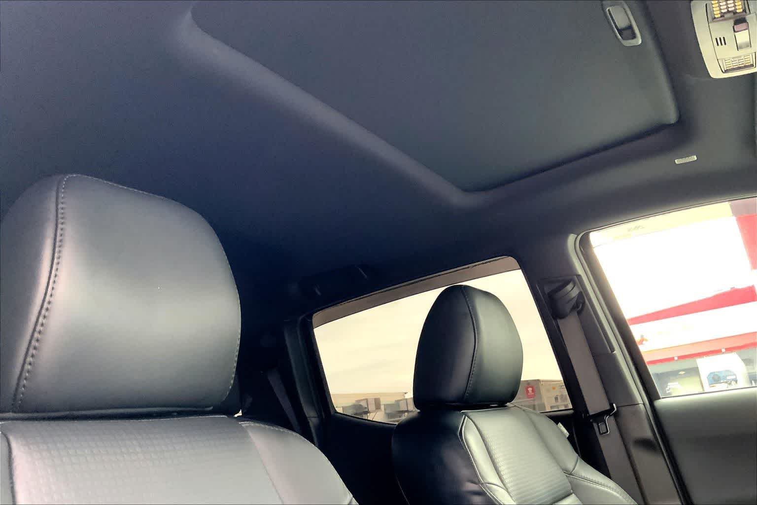 Thumbnail: 2022 Toyota Tacoma - 30