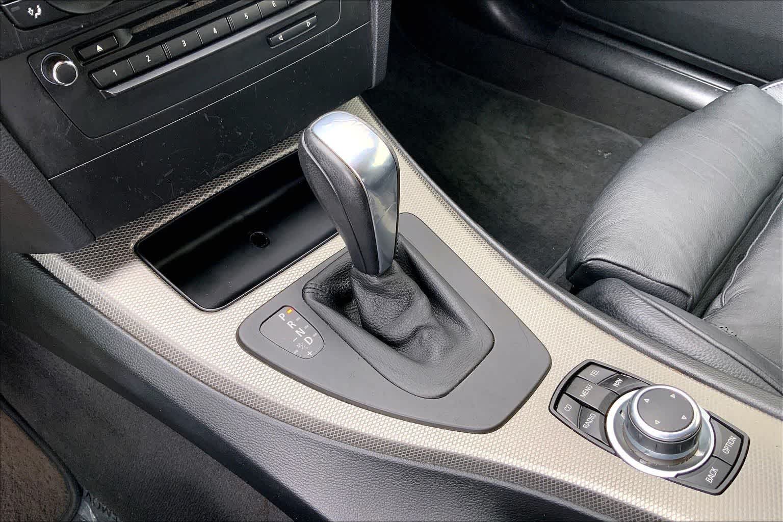 Thumbnail: 2011 BMW 3 Series - 16