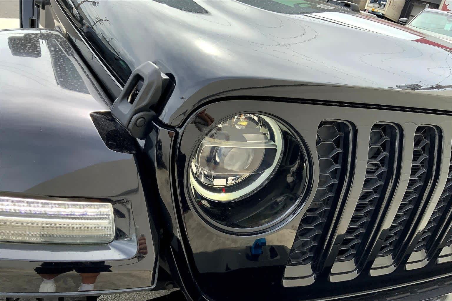 Thumbnail: 2021 Jeep Wrangler - 32