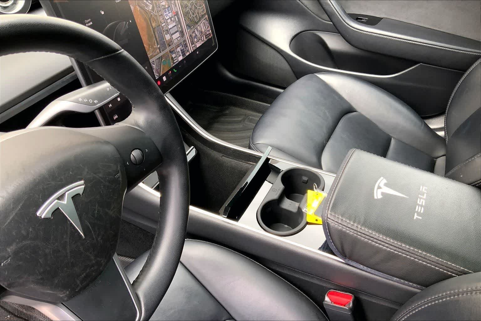 Thumbnail: 2020 Tesla Model 3 - 16