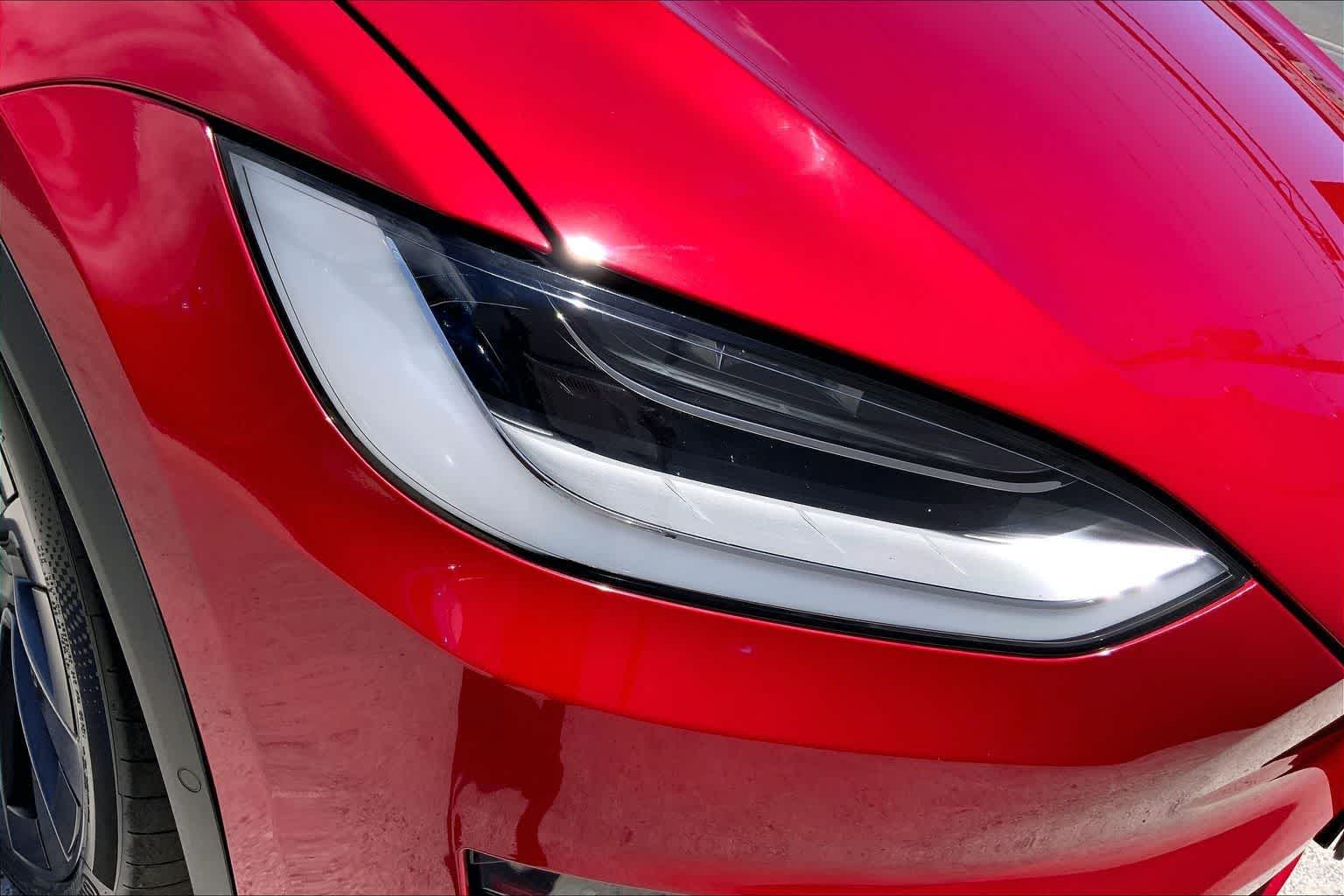 Thumbnail: 2022 Tesla Model X - 32