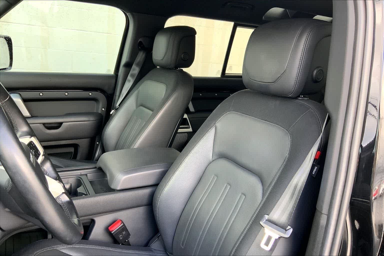 Thumbnail: 2022 Land Rover Defender - 12