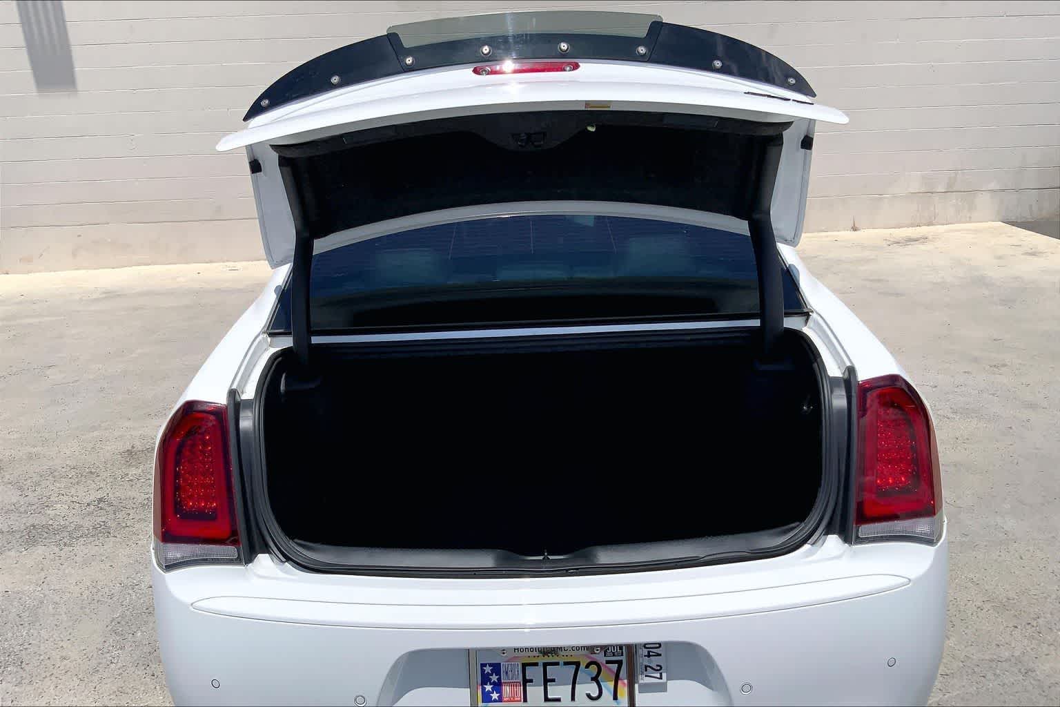 Thumbnail: 2023 Chrysler 300 - 19