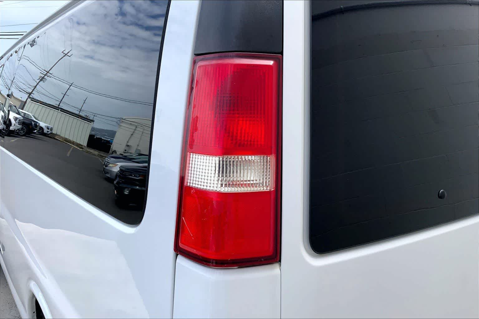 Thumbnail: 2019 Chevrolet Express - 32