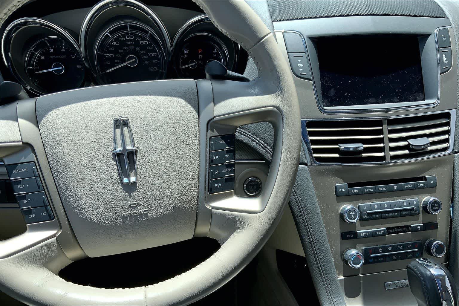 Thumbnail: 2010 Lincoln MKT - 25