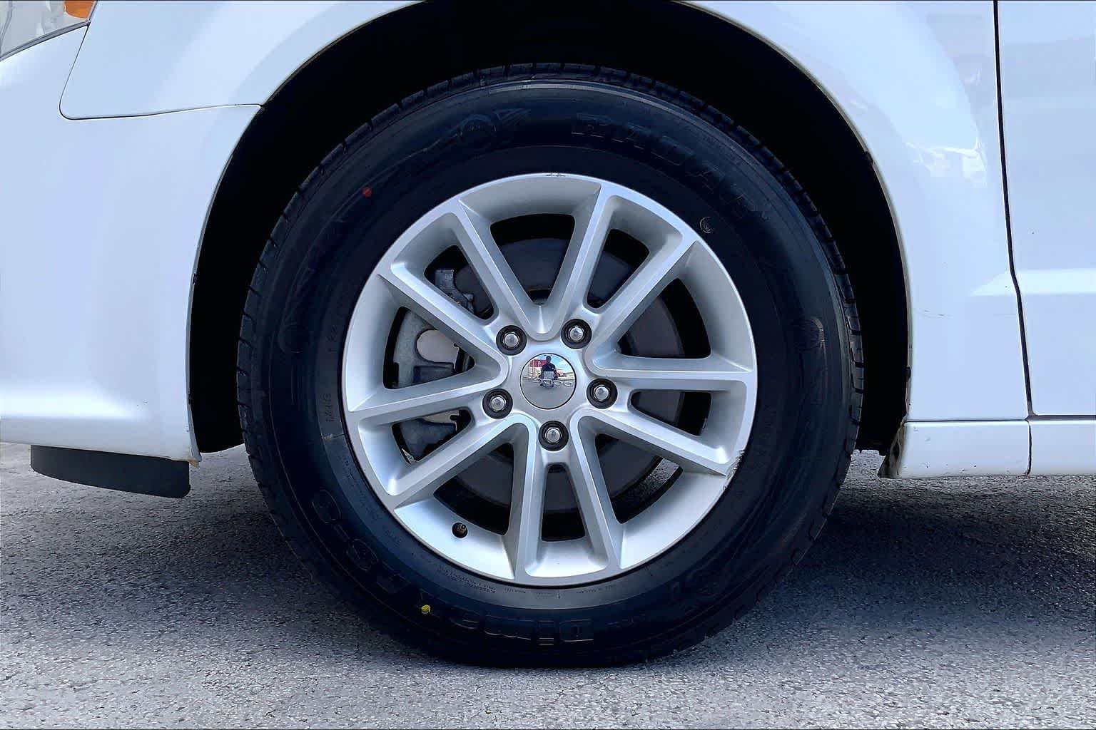 Thumbnail: 2019 Dodge Grand Caravan - 7