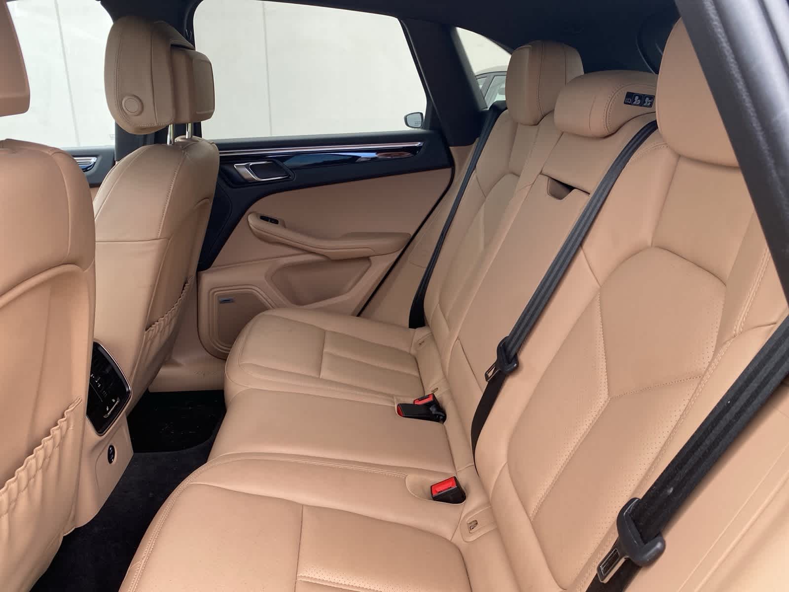Thumbnail: 2020 Porsche Macan - 11