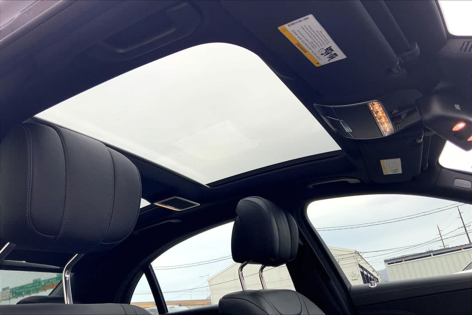 Thumbnail: 2015 Mercedes-Benz S-Class - 30