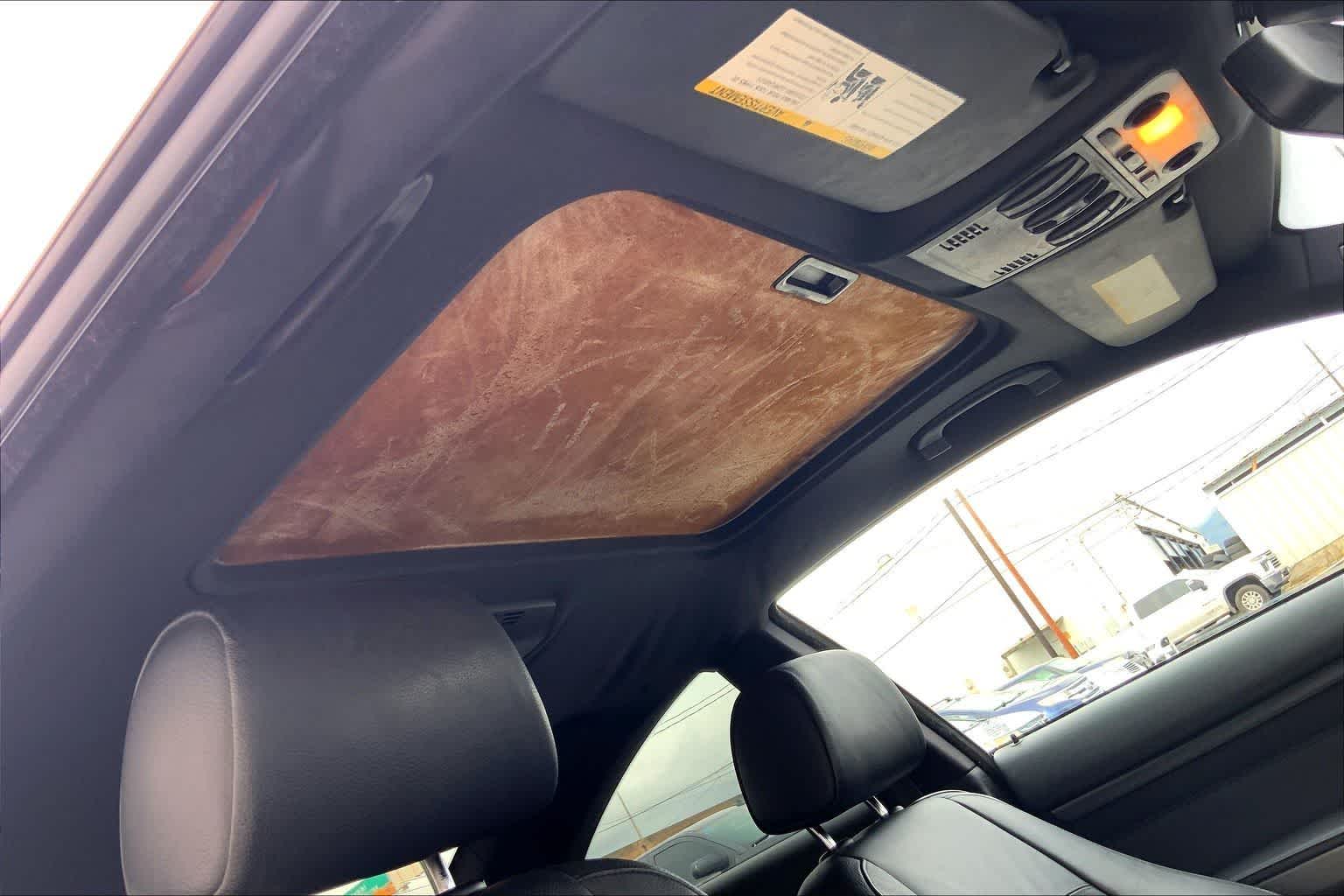 Thumbnail: 2011 BMW 3 Series - 28