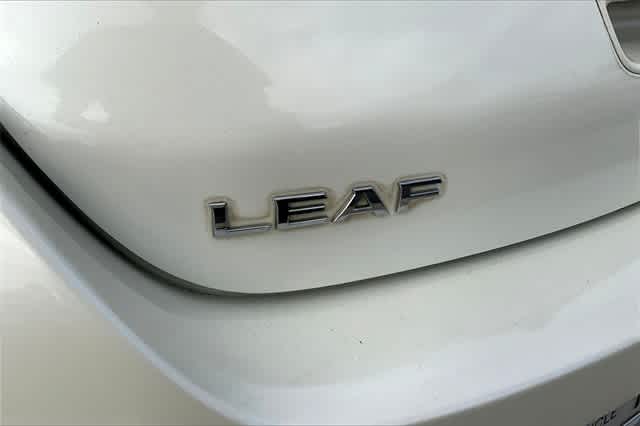 2016 Nissan Leaf S 8