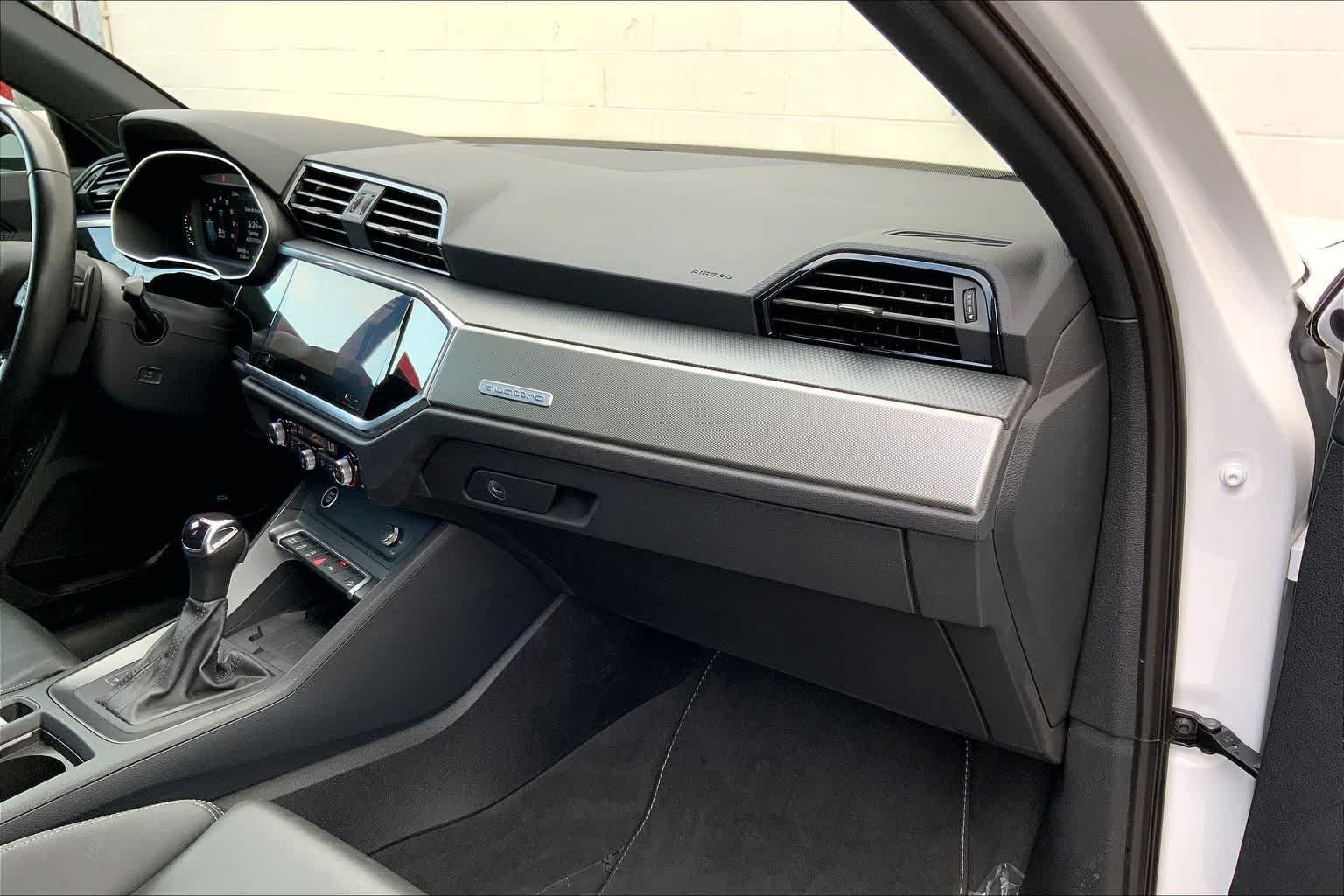 Thumbnail: 2024 Audi Q3 - 24