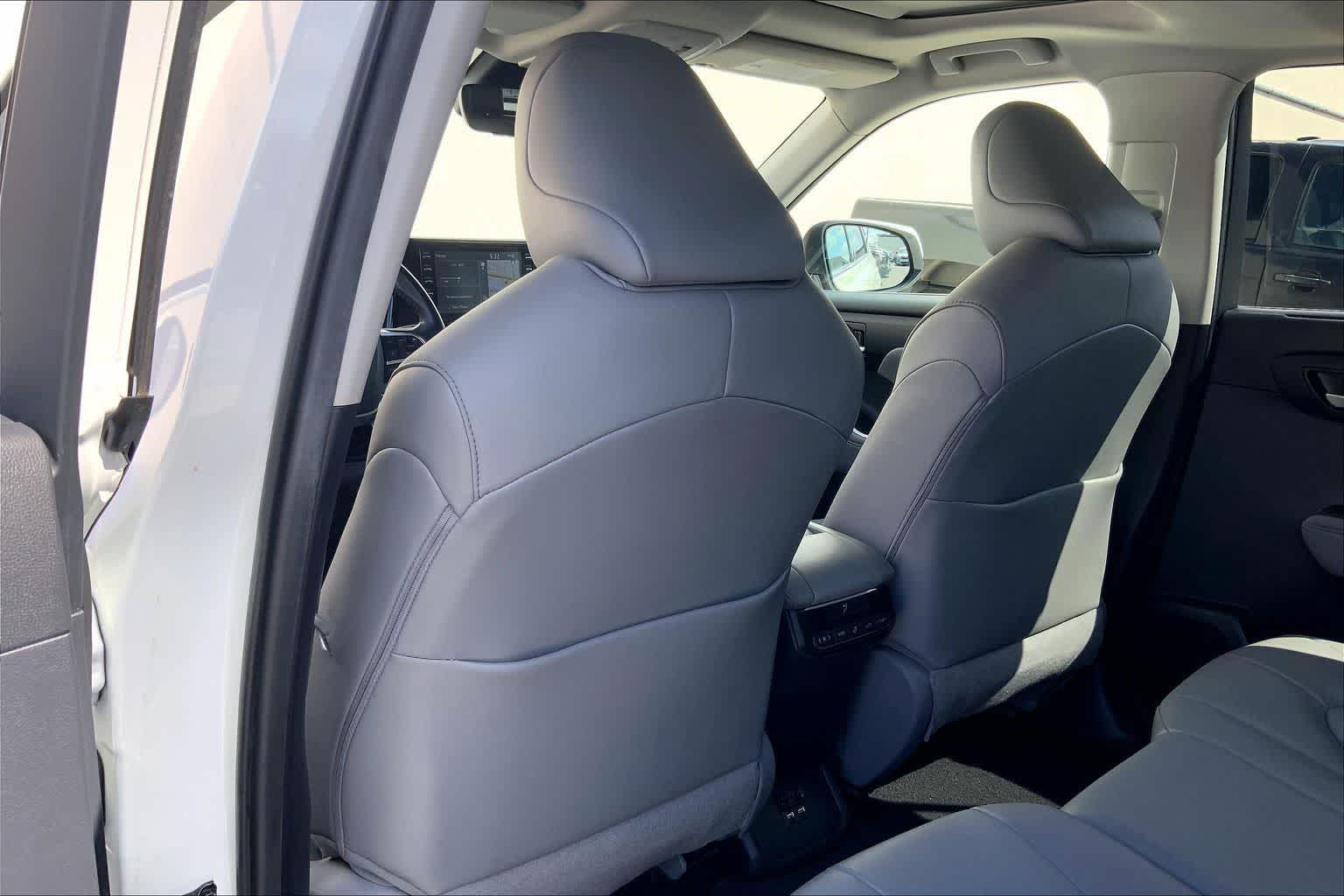 Thumbnail: 2021 Toyota Highlander - 12