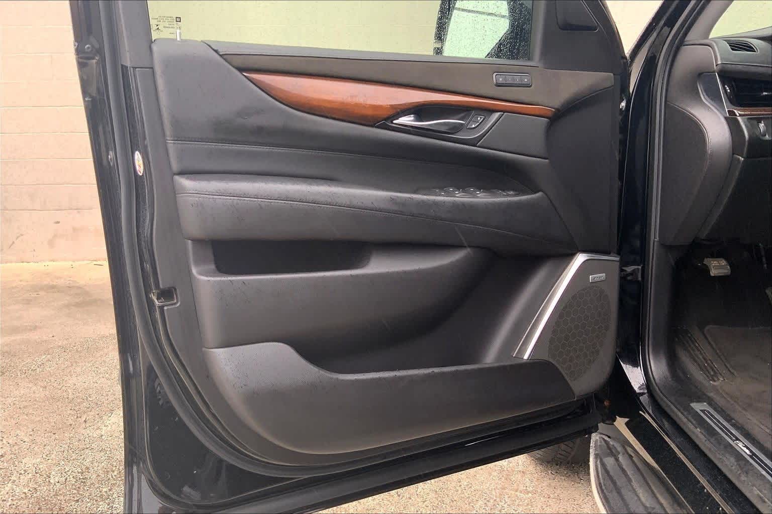 Thumbnail: 2019 Cadillac Escalade - 26