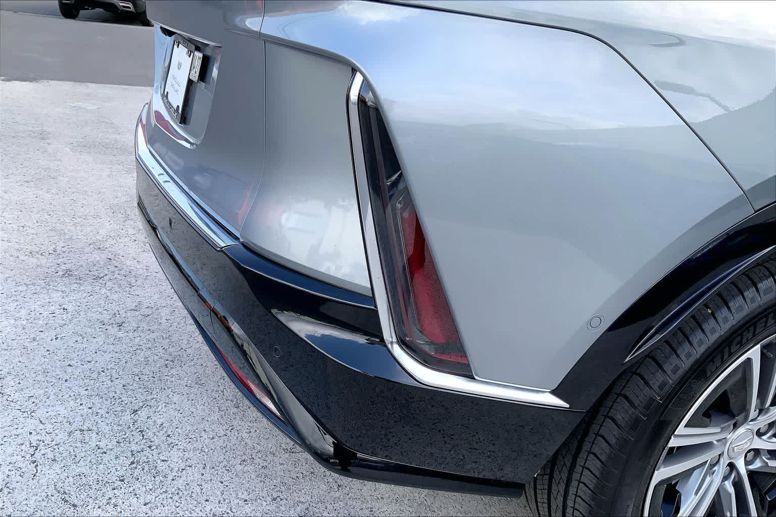 Thumbnail: 2024 Cadillac Lyriq - 33