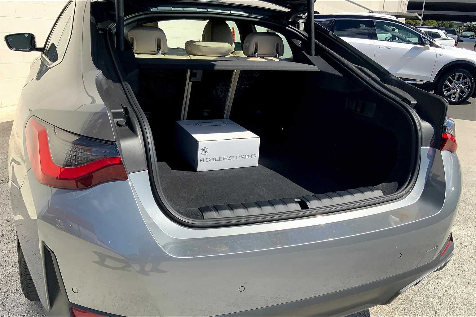 Thumbnail: 2022 BMW i4 - 19