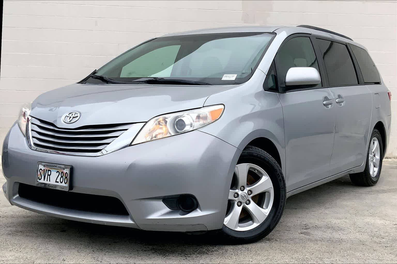 Thumbnail: 2016 Toyota Sienna - 1