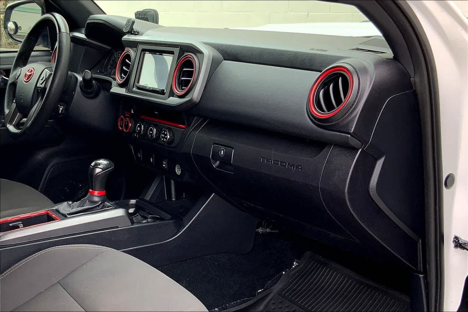 Thumbnail: 2017 Toyota Tacoma - 23