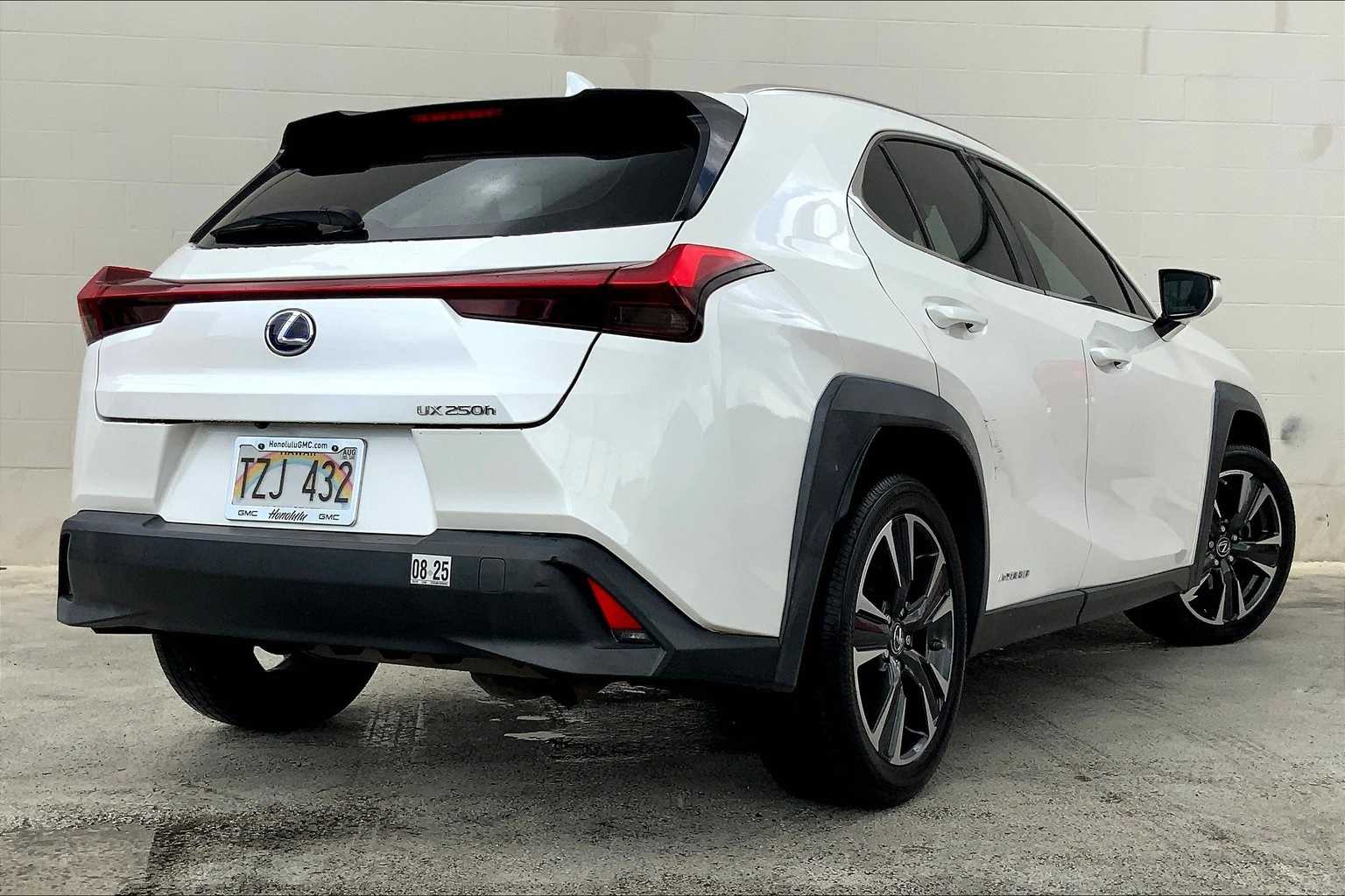 Thumbnail: 2019 Lexus UX - 23
