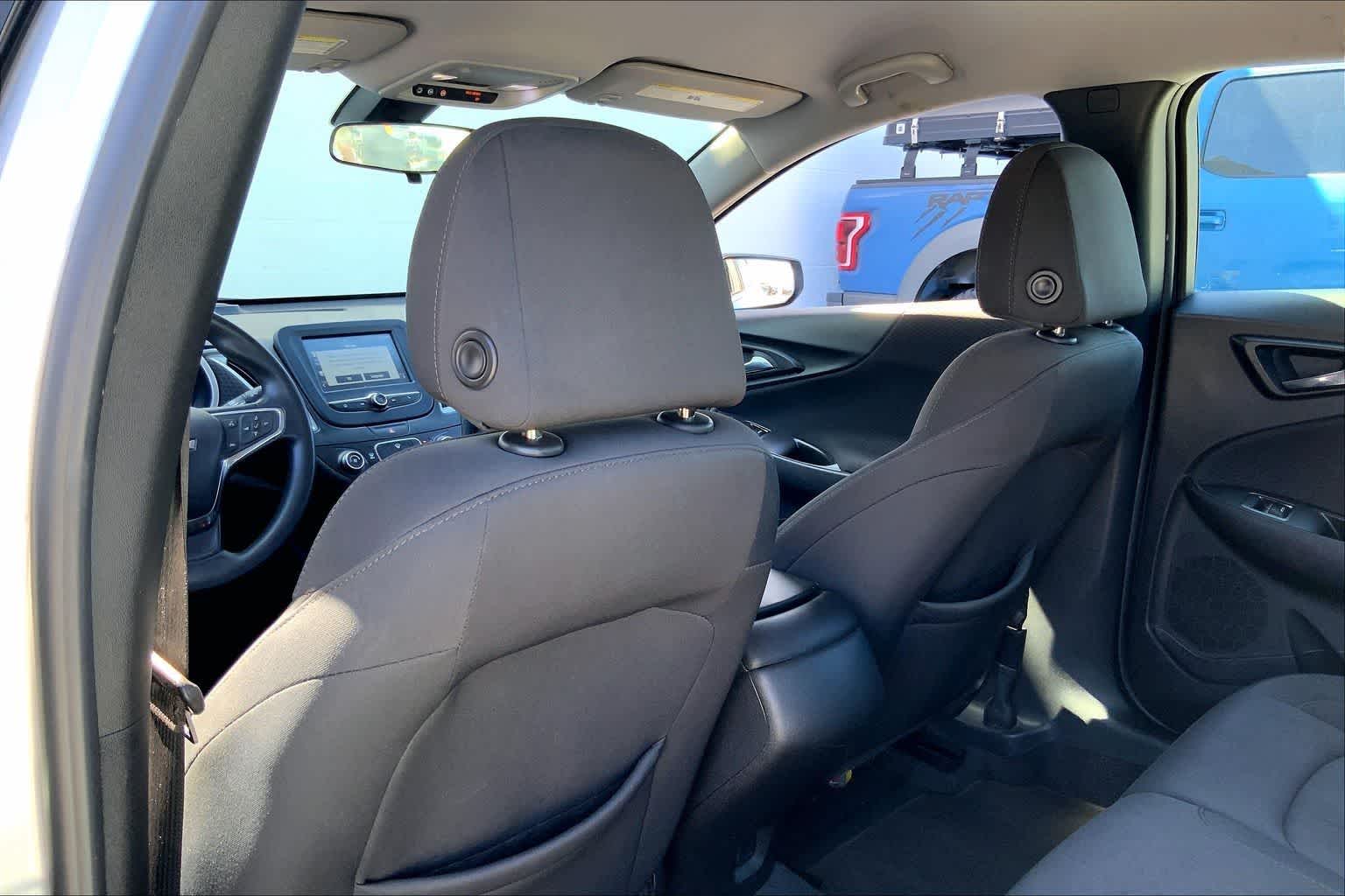 Thumbnail: 2016 Chevrolet Malibu - 12