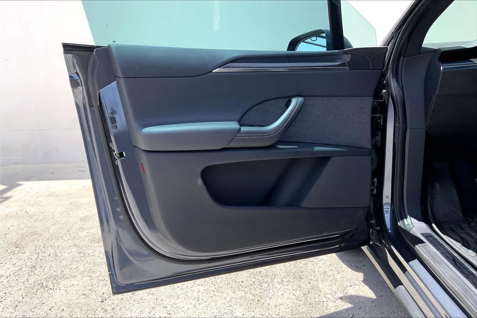 Thumbnail: 2022 Tesla Model X - 28