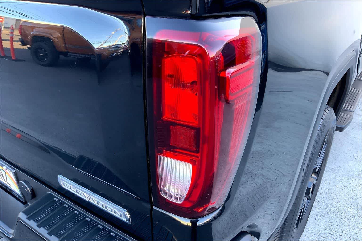 Thumbnail: 2023 GMC Sierra 1500 - 33