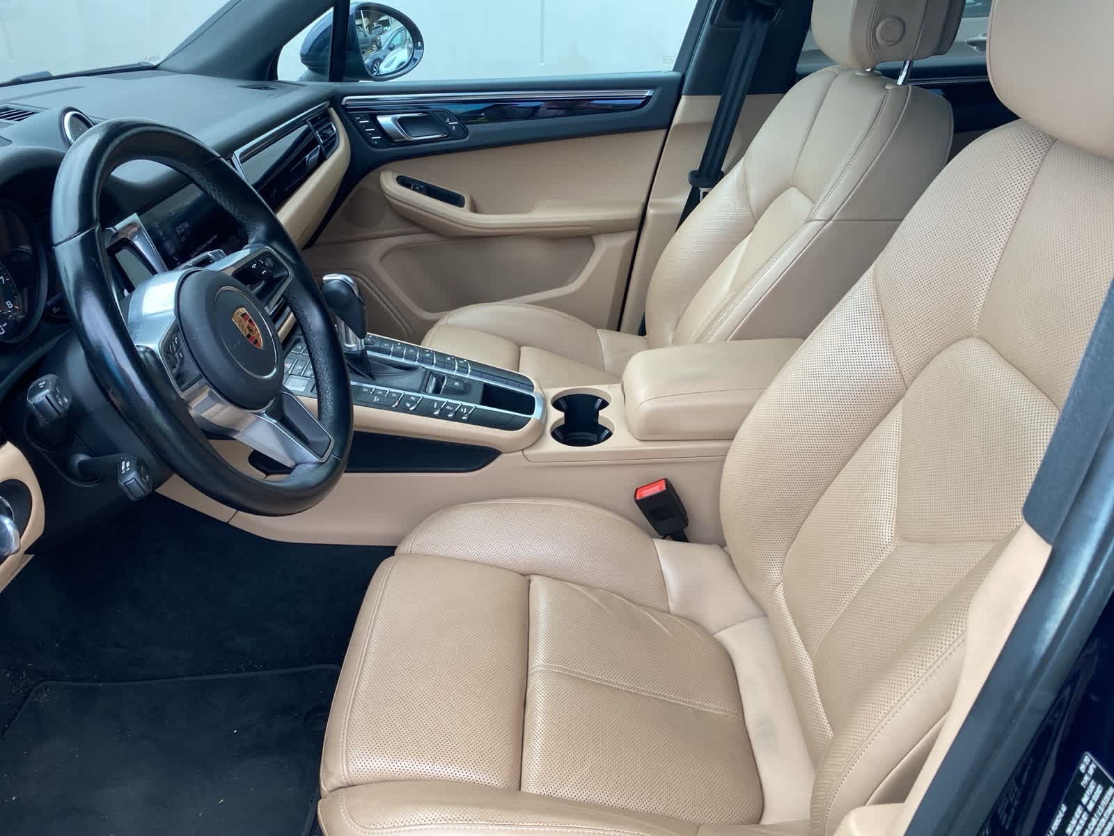 Thumbnail: 2020 Porsche Macan - 9