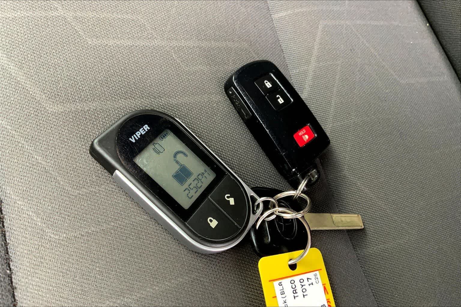 Thumbnail: 2017 Toyota Tacoma - 19