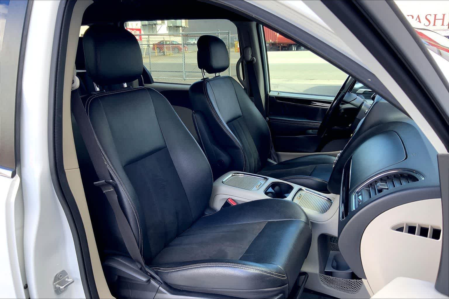 Thumbnail: 2019 Dodge Grand Caravan - 12