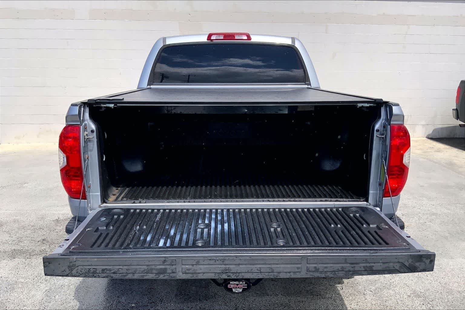 Thumbnail: 2017 Toyota Tundra - 18