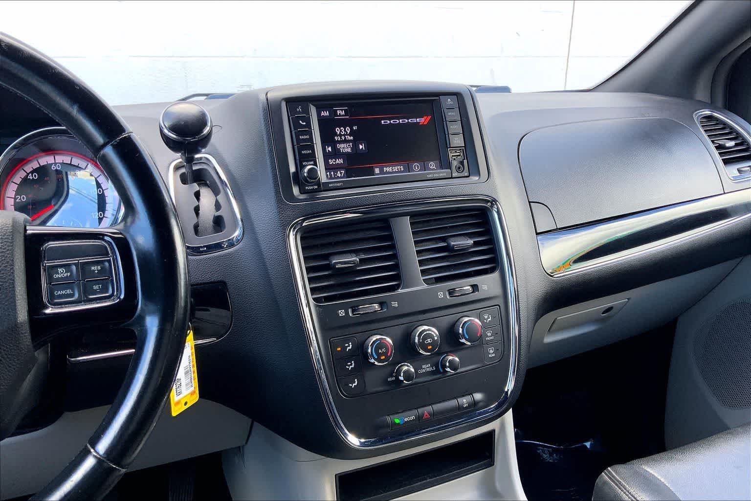 Thumbnail: 2019 Dodge Grand Caravan - 14