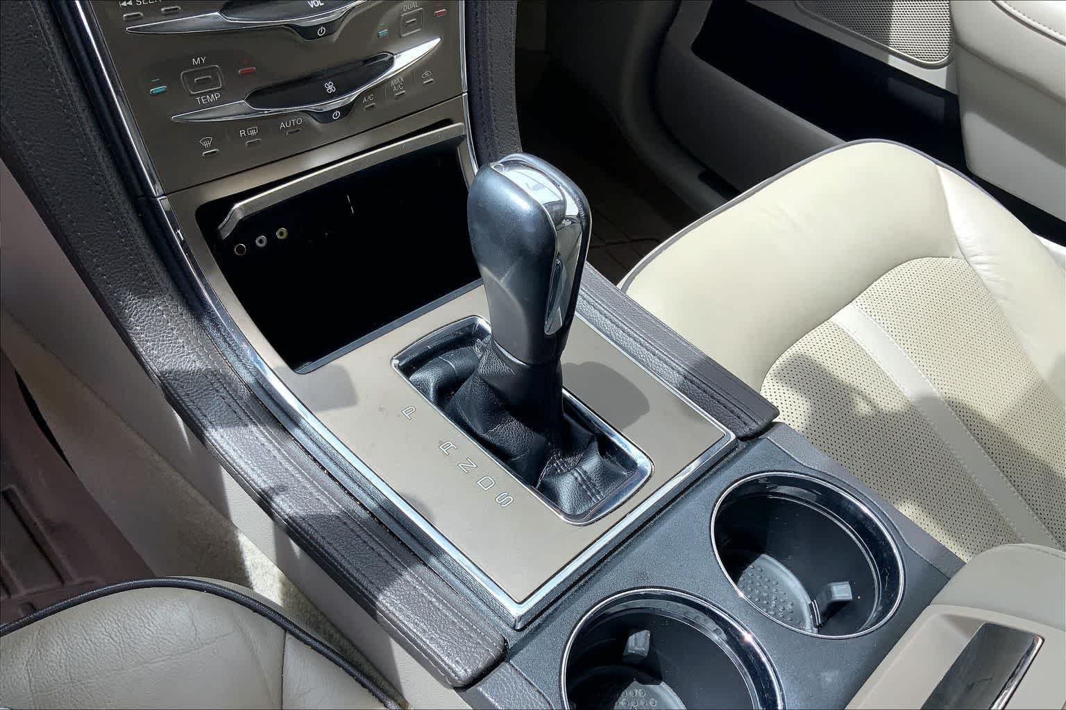 Thumbnail: 2014 Lincoln MKX - 17