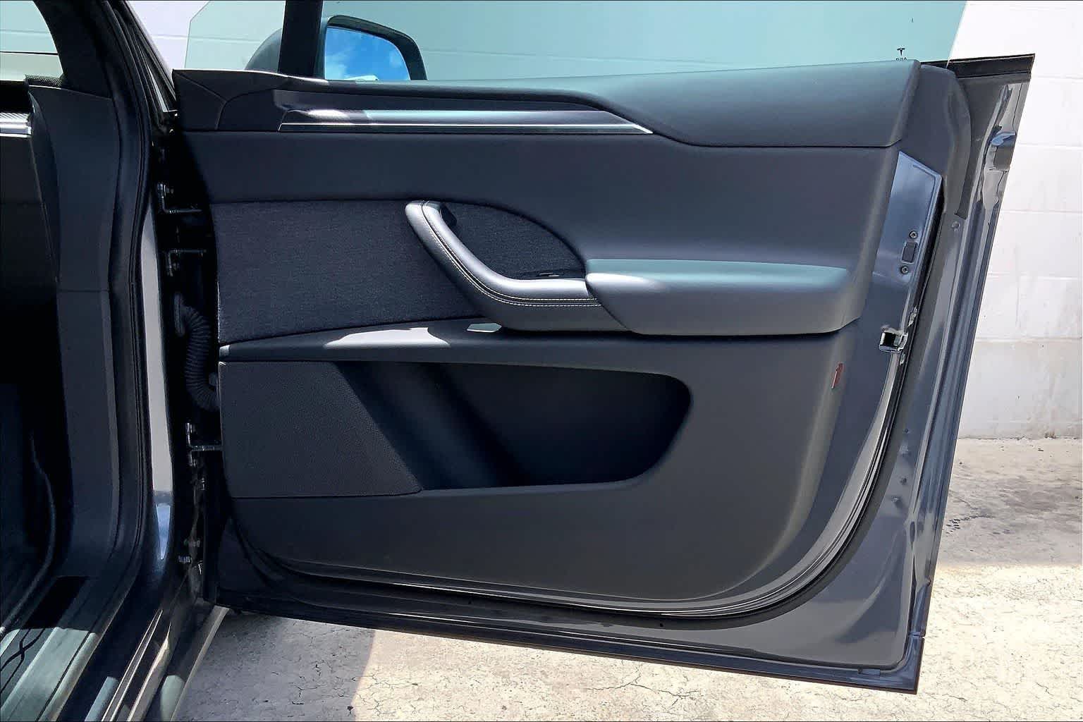 Thumbnail: 2022 Tesla Model X - 29