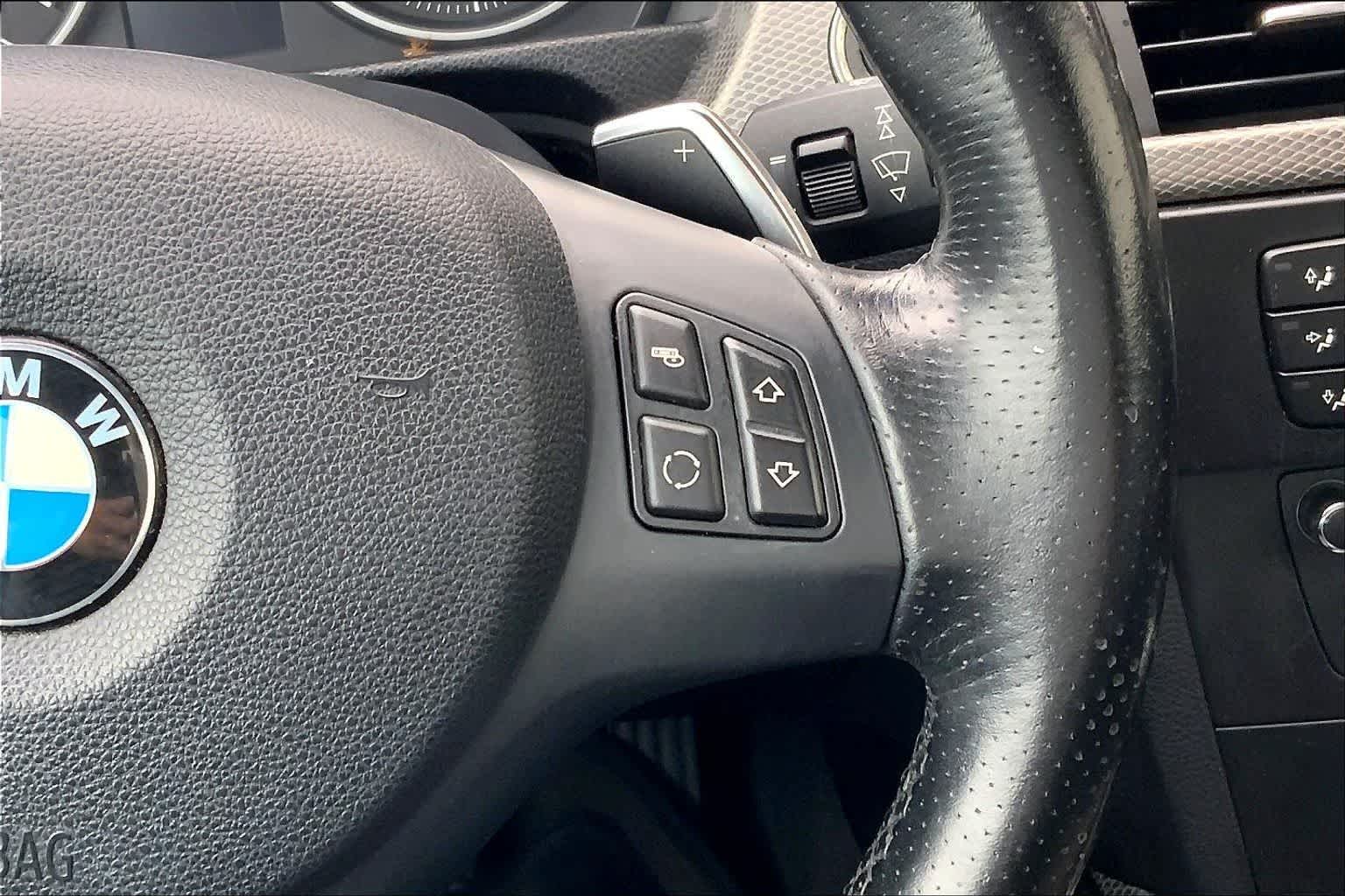 Thumbnail: 2011 BMW 3 Series - 24