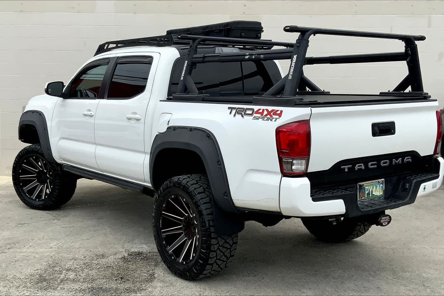 Thumbnail: 2017 Toyota Tacoma - 5