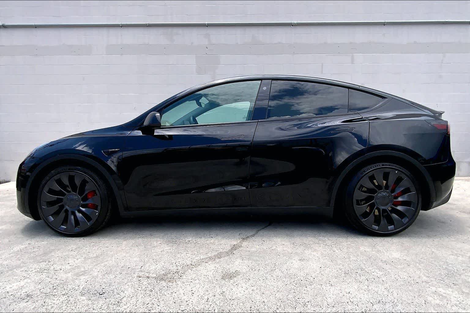 Thumbnail: 2023 Tesla Model Y - 4