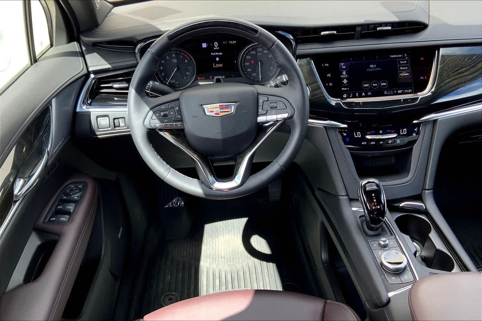 Thumbnail: 2023 Cadillac XT6 - 15