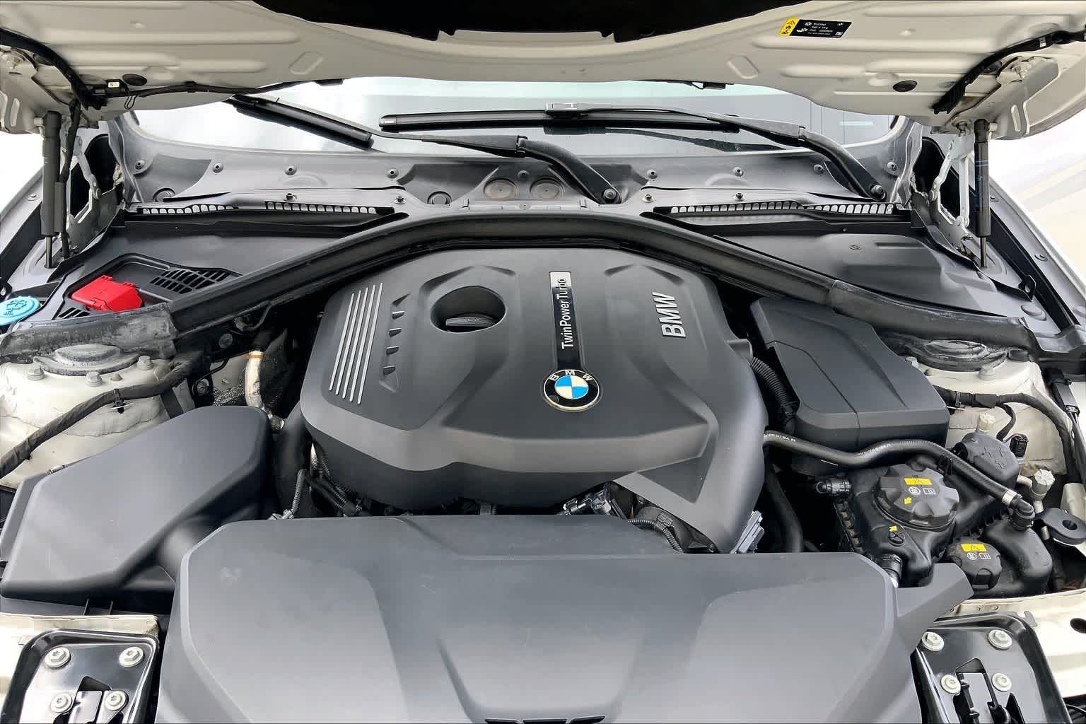 Thumbnail: 2017 BMW 3 Series - 9