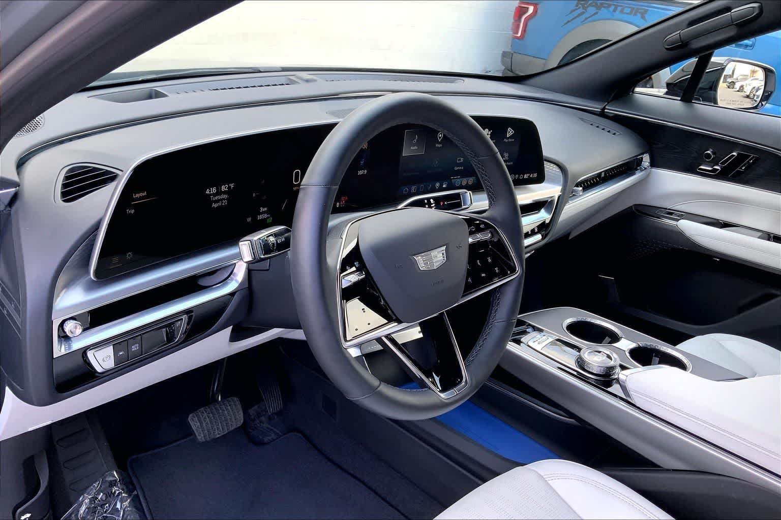 Thumbnail: 2024 Cadillac Lyriq - 3