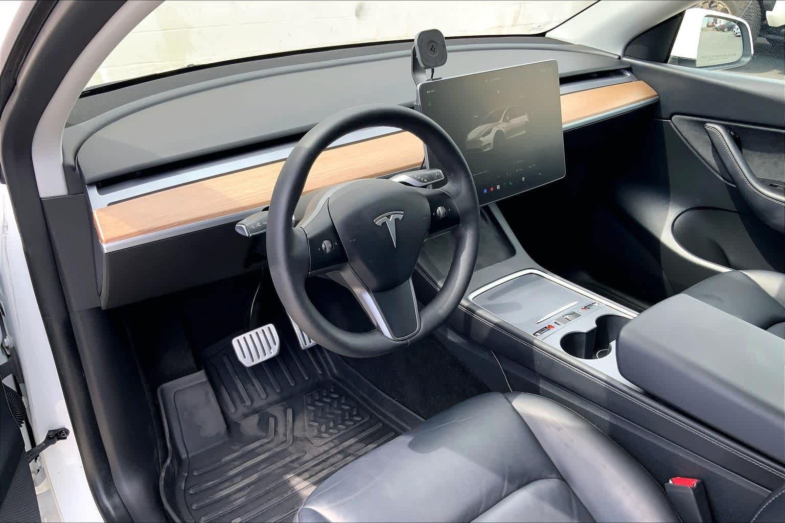 Thumbnail: 2022 Tesla Model Y - 3