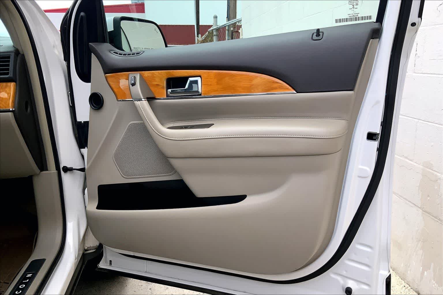 Thumbnail: 2014 Lincoln MKX - 28